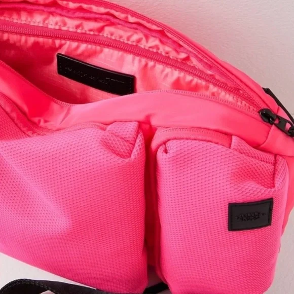 FP movement Dribble Pocket Sling Bag, Spicy Pink NWOT - Picture 4 of 11